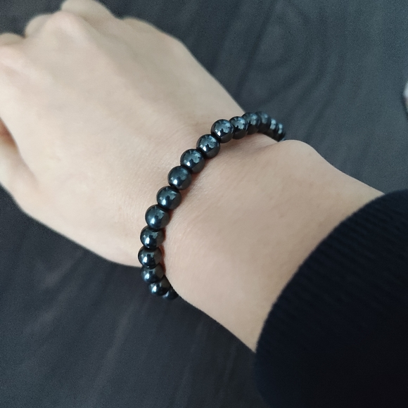 Magnetic black bracelet - Picture 3 of 3